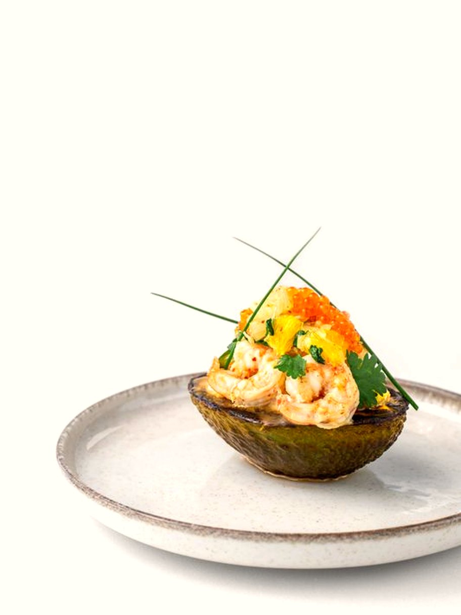 Avocat garni d'une salade de crabe aux agrumes